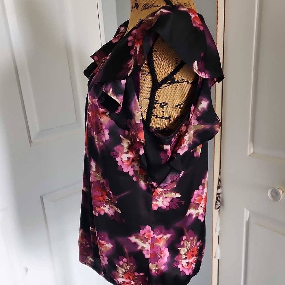 LOFT Black Pink Sleeveless Ruffled Blouse - Picture 4 of 6